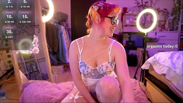 lily noris online show from April 9, 2026, 7:09 pm