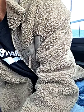 Zeefy online show from September 26, 2025, 8:32 am