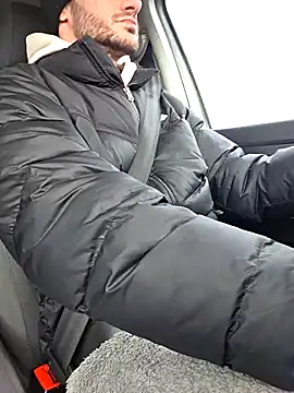 Snapshot of Zeefy chatting on February 5, 2026, 8:43 am Zeefy online show from February 5, 2026, 8:43 am