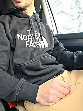 Snapshot of Zeefy chatting on December 21, 2025, 9:55 am Zeefy online show from December 21, 2025, 9:55 am