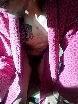 Pitudo20cmm online show from October 29, 2025, 8:35 am