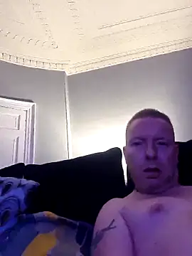 Snapshot of walker1979 chatting on October 12, 2025, 12:01 am walker1979 online show from October 12, 2025, 12:01 am