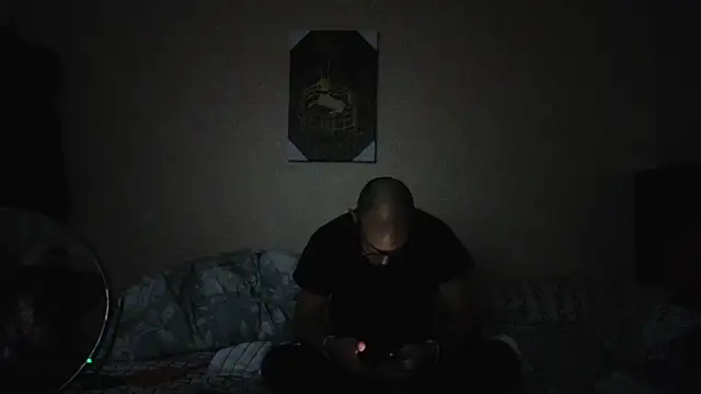 Snapshot of hailzeffn chatting on December 18, 2025, 11:19 pm hailzeffn online show from December 18, 2025, 11:19 pm