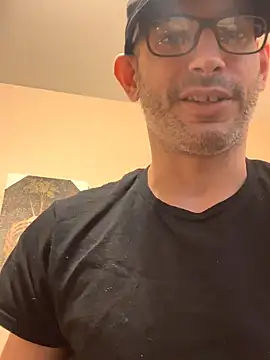 Snapshot of hailzeffn chatting on December 22, 2025, 5:35 pm hailzeffn online show from December 22, 2025, 5:35 pm