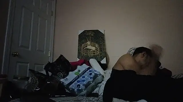 Snapshot of hailzeffn chatting on October 31, 2025, 12:29 am hailzeffn online show from October 31, 2025, 12:29 am