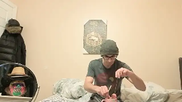 Snapshot of hailzeffn chatting on January 13, 2026, 7:40 pm hailzeffn online show from January 13, 2026, 7:40 pm