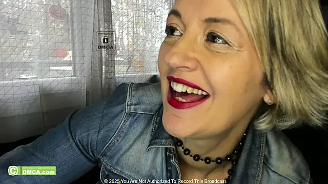 Snapshot of KARINASPALACIOS chatting on November 7, 2025, 9:36 am KARINASPALACIOS online show from November 7, 2025, 9:36 am