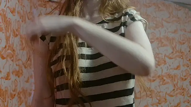 strawberrysmoothie online show from March 30, 2026, 10:11 pm