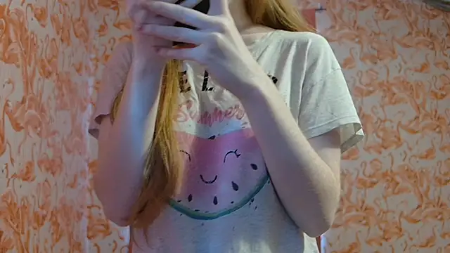 strawberrysmoothie online show from January 13, 2026, 8:02 pm