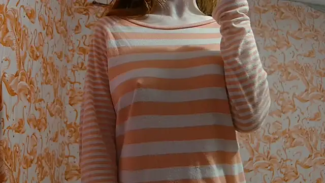 strawberrysmoothie online show from October 27, 2025, 8:32 pm