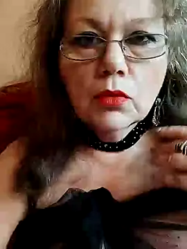 Snapshot of Snezhana chatting on December 2, 2024, 2:15 am Snezhana online show from December 2, 2024, 2:15 am