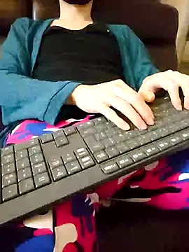 Snapshot of --MIKASA-- chatting on February 5, 2025, 5:20 am --MIKASA-- online show from February 5, 2025, 5:20 am