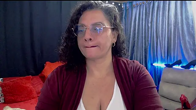 Snapshot of Aleja_Gonzales chatting on July 15, 2026, 11:28 am Aleja Gonzales online show from July 15, 2026, 11:28 am