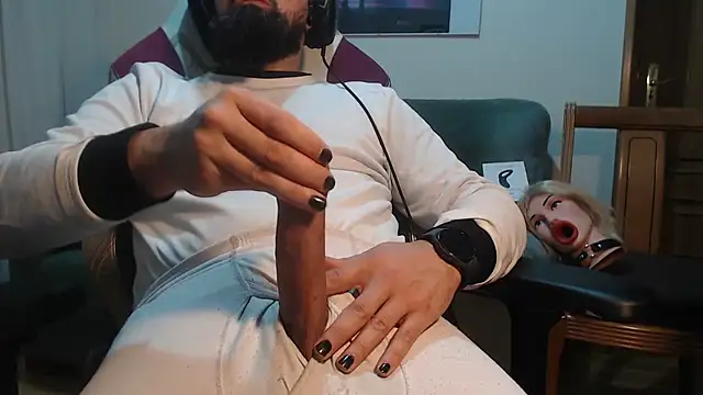 Snapshot of master4subslut chatting on December 18, 2024, 12:10 am master4subslut online show from December 18, 2024, 12:10 am