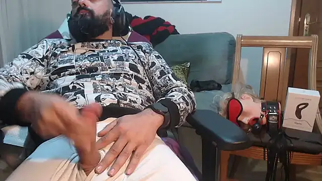 Snapshot of master4subslut chatting on November 9, 2025, 9:24 am master4subslut online show from November 9, 2025, 9:24 am