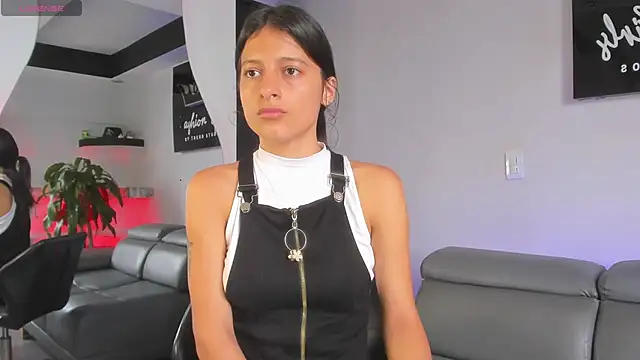 Snapshot of Agathaargent_ chatting on March 2, 2025, 4:14 pm Agathaargent online show from March 2, 2025, 4:14 pm