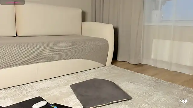 Snapshot of AmelinaLove chatting on December 1, 2025, 2:01 am AmelinaLove online show from December 1, 2025, 2:01 am