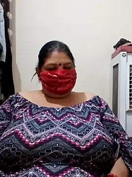 Snapshot of Shoni__ chatting on December 19, 2024, 7:18 pm Shoni online show from December 19, 2024, 7:18 pm