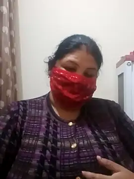 Snapshot of Shoni__ chatting on December 17, 2024, 6:09 pm Shoni online show from December 17, 2024, 6:09 pm