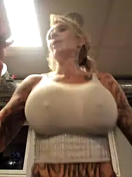 Ninasweden online show from December 10, 2024, 9:22 pm