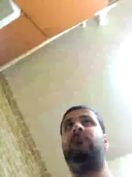 Snapshot of Fucklover011 chatting on October 8, 2025, 1:18 am Fucklover011 online show from October 8, 2025, 1:18 am