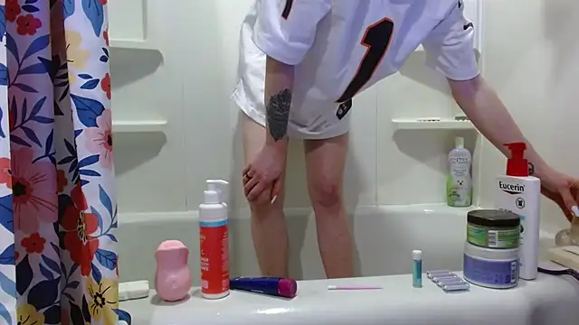 watermellonpussy online show from March 1, 2026, 2:11 am