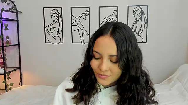 Megan Rodrigo online show from September 27, 2025, 5:52 pm