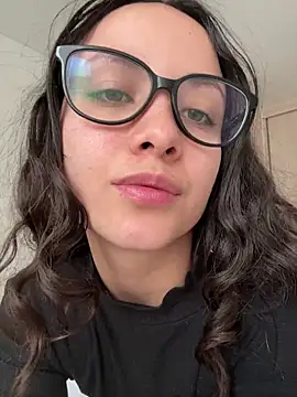 Megan Rodrigo online show from July 10, 2026, 1:33 pm