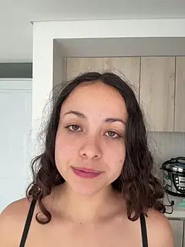 Megan Rodrigo online show from May 21, 2026, 1:52 pm