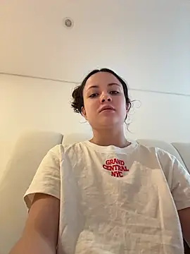 Megan Rodrigo online show from July 2, 2026, 12:44 pm