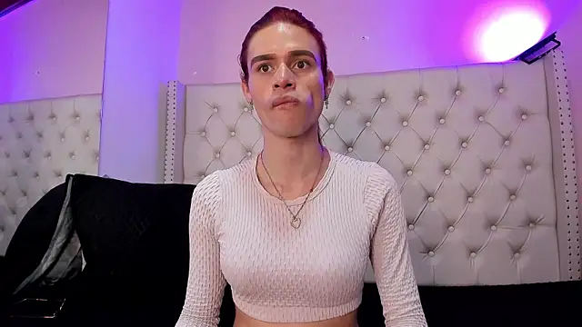 Snapshot of BritannySmith19 chatting on December 18, 2025, 4:33 pm BritannySmith19 online show from December 18, 2025, 4:33 pm