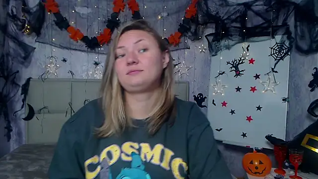 SallyVerda online show from October 22, 2025, 5:12 pm