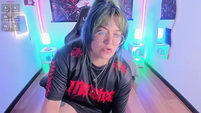 Snapshot of lucky-leah chatting on February 26, 2026, 4:12 am lucky-leah online show from February 26, 2026, 4:12 am