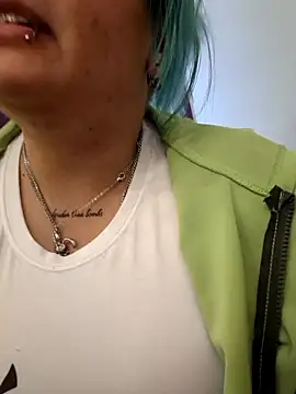 Snapshot of lucky-leah chatting on January 6, 2026, 3:43 am lucky-leah online show from January 6, 2026, 3:43 am