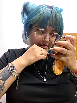 Snapshot of lucky-leah chatting on February 19, 2026, 4:20 am lucky-leah online show from February 19, 2026, 4:20 am