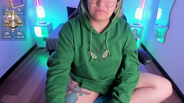 lucky-leah online show from November 5, 2025, 4:48 am