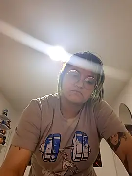 lucky-leah online show from October 9, 2025, 3:40 am