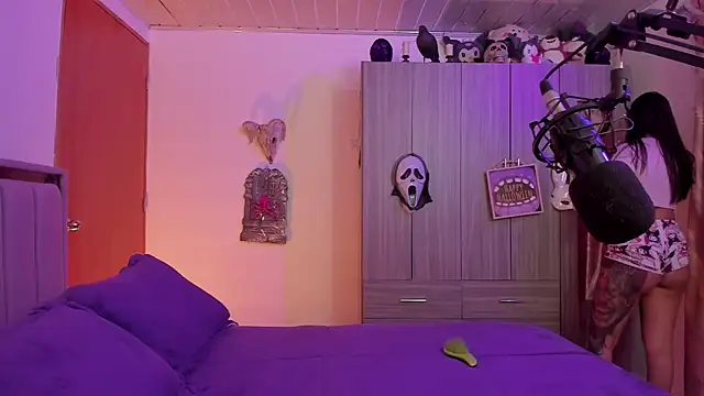 Kayla foxxy online show from October 24, 2025, 5:39 am