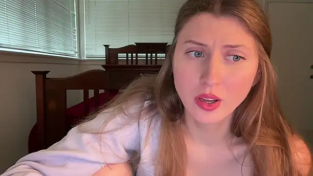 YUMIandbigWOLF online show from April 12, 2026, 10:02 pm