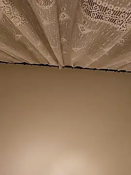 niesmialy39oon online show from November 9, 2025, 5:28 pm