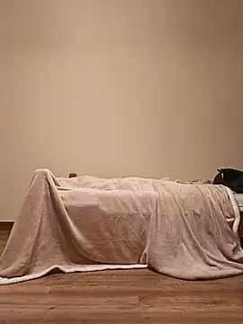 niesmialy39oon online show from December 18, 2025, 9:18 pm