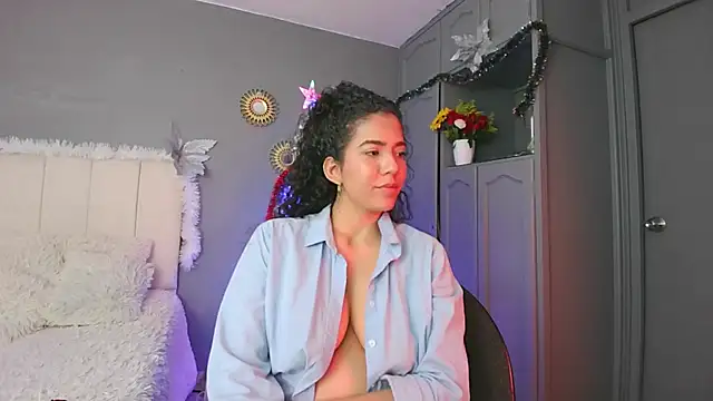 Snapshot of arteverena chatting on December 27, 2024, 1:32 am arteverena online show from December 27, 2024, 1:32 am