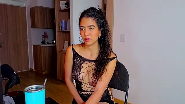 Snapshot of arteverena chatting on April 13, 2026, 8:57 pm arteverena online show from April 13, 2026, 8:57 pm