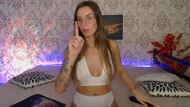 JulDoll online show from December 5, 2025, 3:05 am