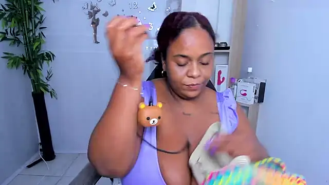 Snapshot of bbw_charlote chatting on August 4, 2026, 12:10 pm bbw charlote online show from August 4, 2026, 12:10 pm
