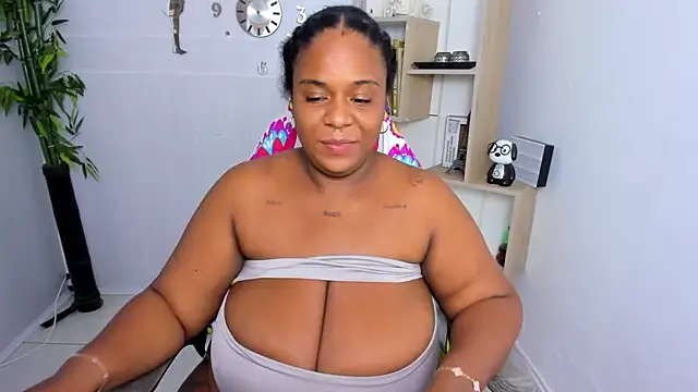Snapshot of bbw_charlote chatting on July 18, 2026, 12:25 pm bbw charlote online show from July 18, 2026, 12:25 pm