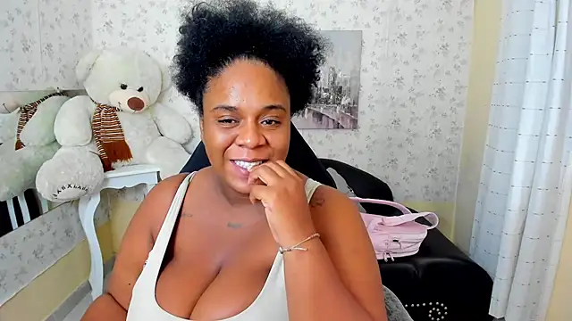Snapshot of bbw_charlote chatting on April 13, 2026, 12:20 pm bbw charlote online show from April 13, 2026, 12:20 pm