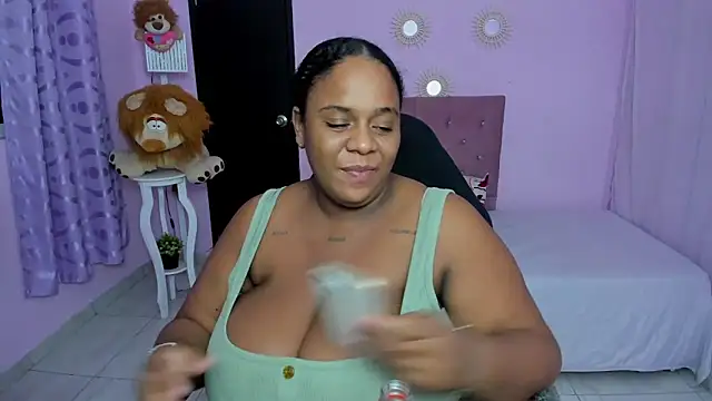 Snapshot of bbw_charlote chatting on March 17, 2026, 12:19 pm bbw charlote online show from March 17, 2026, 12:19 pm