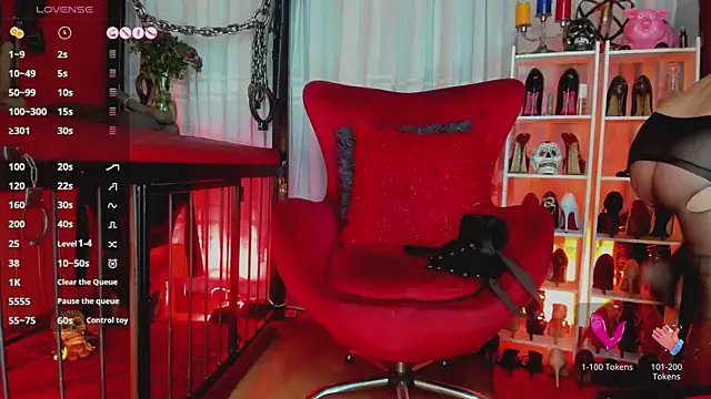 Snapshot of MistressAndre chatting on April 1, 2026, 8:39 pm MistressAndre online show from April 1, 2026, 8:39 pm