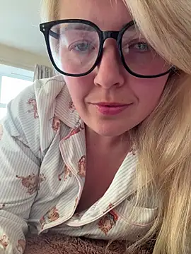 Snapshot of xxcurvyjessiexx chatting on March 27, 2026, 5:47 pm xxcurvyjessiexx online show from March 27, 2026, 5:47 pm